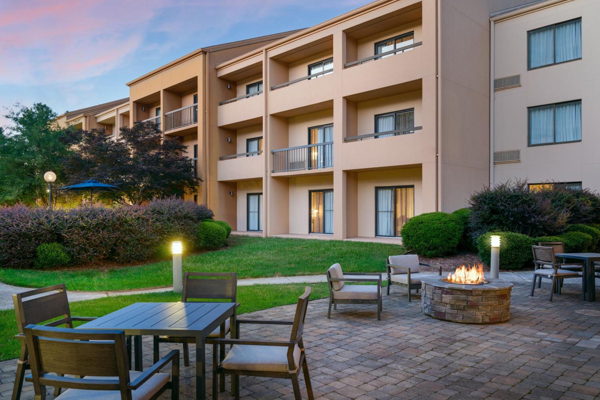 Courtyard By Marriott Little Rock West Exterior foto